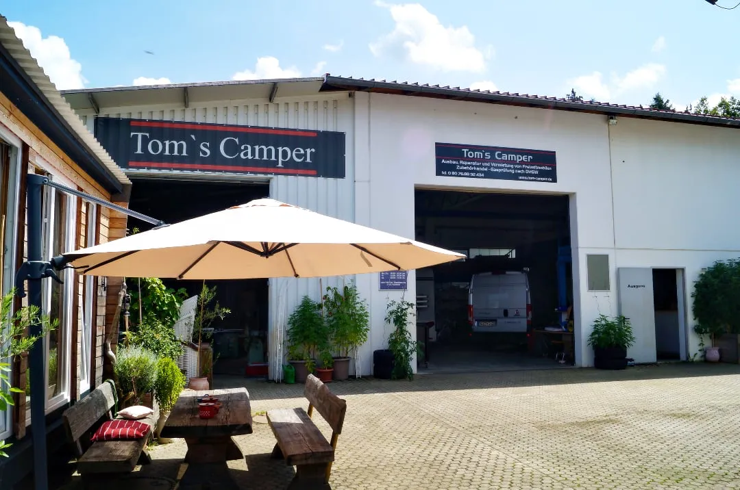 Toms Wohnmobile -Werkstatt von außen Toms Wohnmobile -Werkstatt von außen